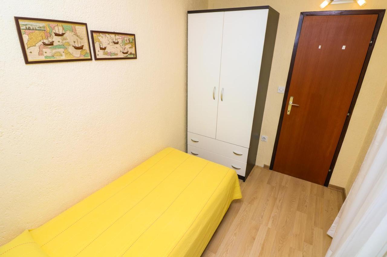 Apartments Ivo With Sea View 바슈카 외부 사진
